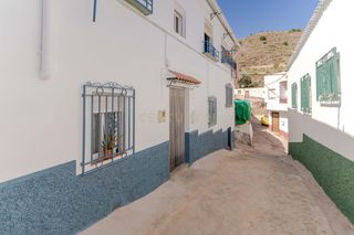 Reihenhaus  Calle corregidoras, albuñol, spain. Casa lista para entrar a vivir en albuñol comodidad, espacio y f