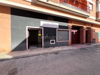 Business premise in C. molienda, 2, 18600 motril, granada, spain 2. Local comercial en barrio de las angustias