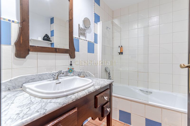 Foto b586b580-3ae0-4202-96fd-36727070dcf4. Edificio en calle salvador dalí hotel boutique a escasos minutos de la capital de granada en Cenes de la Vega