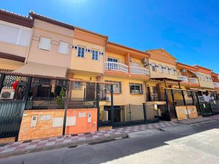 Location Maison à Calle gonzalo torrente ballester, 32, armilla, spain 32. Casa de 3hab recién pintada junto al metro, armilla