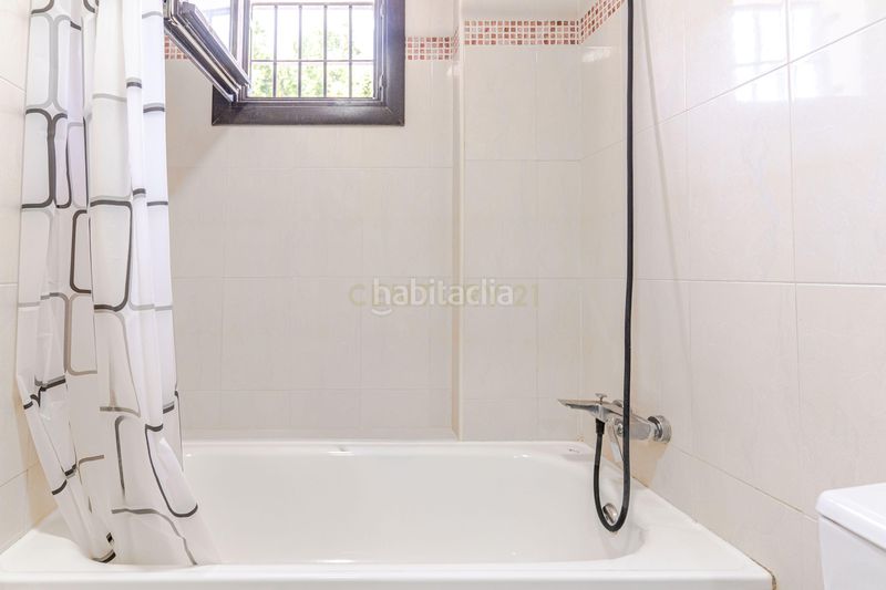 Foto 065b17bd-7c66-4fba-b901-c7a68b01c634. Apartamento en calle sierra lujar fantástico piso con piscina y plaza de aparcamiento en Vélez de Benaudalla