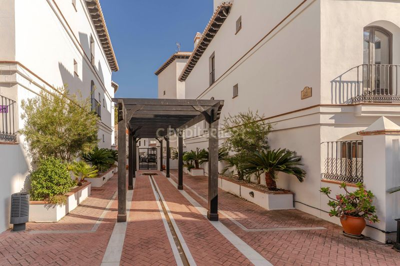 Foto 3f1c6ce3-07f2-47d3-8d13-4b9face2f9eb. Apartamento en calle sierra lujar fantástico piso con piscina y plaza de aparcamiento en Vélez de Benaudalla