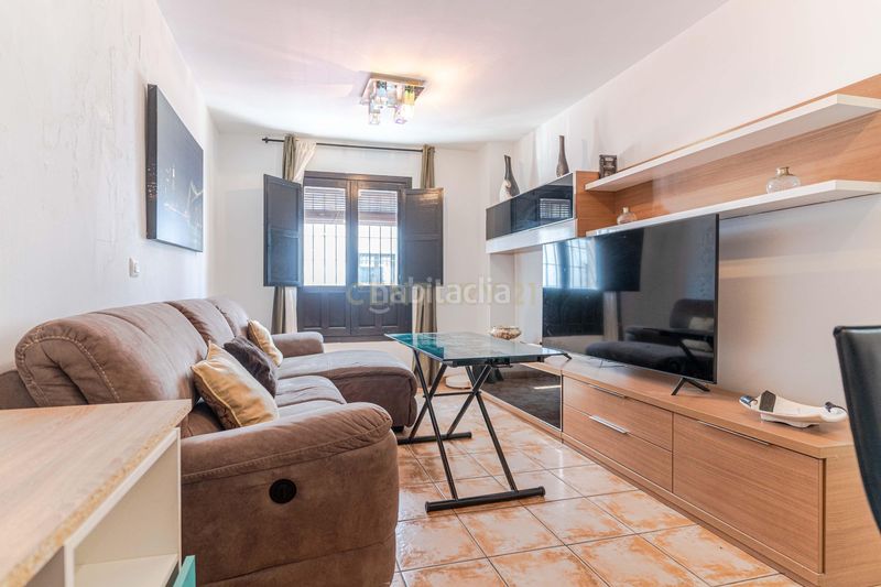 Foto 701d1233-0056-4ac3-bd0a-a518c82e42a8. Apartamento en calle sierra lujar fantástico piso con piscina y plaza de aparcamiento en Vélez de Benaudalla