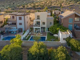 Casa  Loja, spain. Exclusividad, diseño y ubicación una oportunidad única en loja.