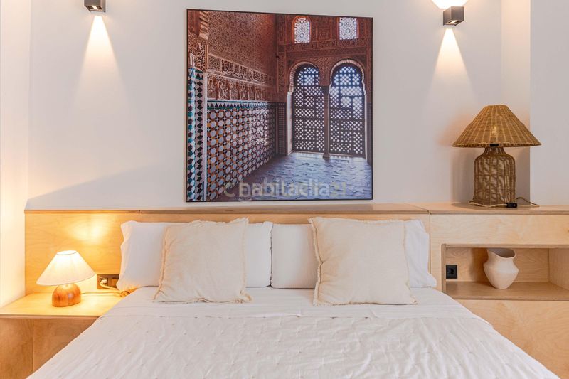 Foto 1b0a1cd8-5b07-4d63-8a27-10b0ac0732ae. Piso en callejuela de san bartolomé piso reformado con encanto en el albaicín con licencia turística en Granada