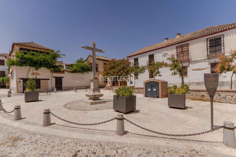 Foto 50306230-48af-41fd-8790-637e45519267. Piso en callejuela de san bartolomé piso reformado con encanto en el albaicín con licencia turística en Granada