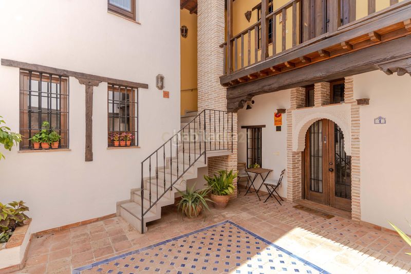 Foto 85d977b5-8fc1-428e-b281-99e4d8495cc0. Piso en callejuela de san bartolomé piso reformado con encanto en el albaicín con licencia turística en Granada