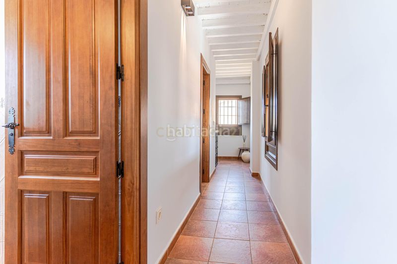 Foto 8cb42fd5-33ca-49aa-9f9f-386e413c18de. Piso en callejuela de san bartolomé piso reformado con encanto en el albaicín con licencia turística en Granada