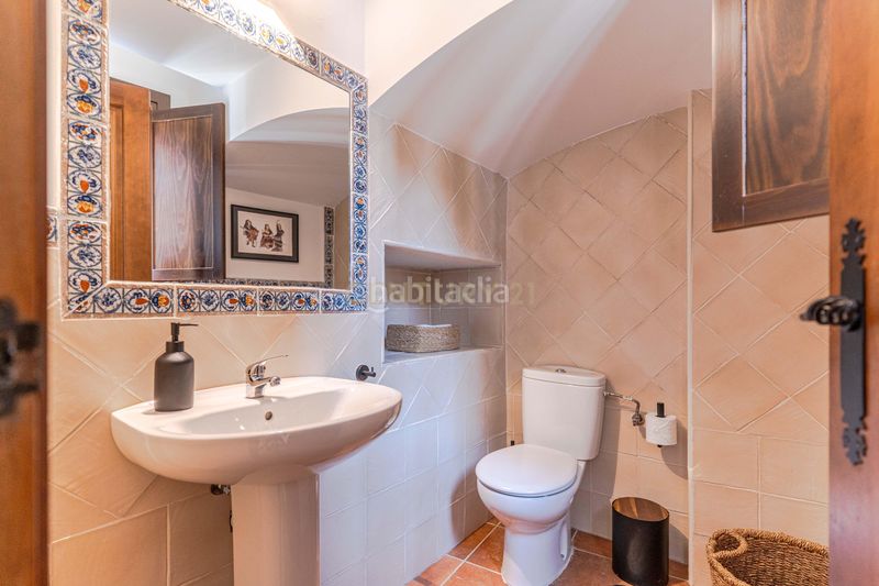 Foto a5d8d1ac-43f9-46e6-905f-259969b612a6. Piso en callejuela de san bartolomé piso reformado con encanto en el albaicín con licencia turística en Granada