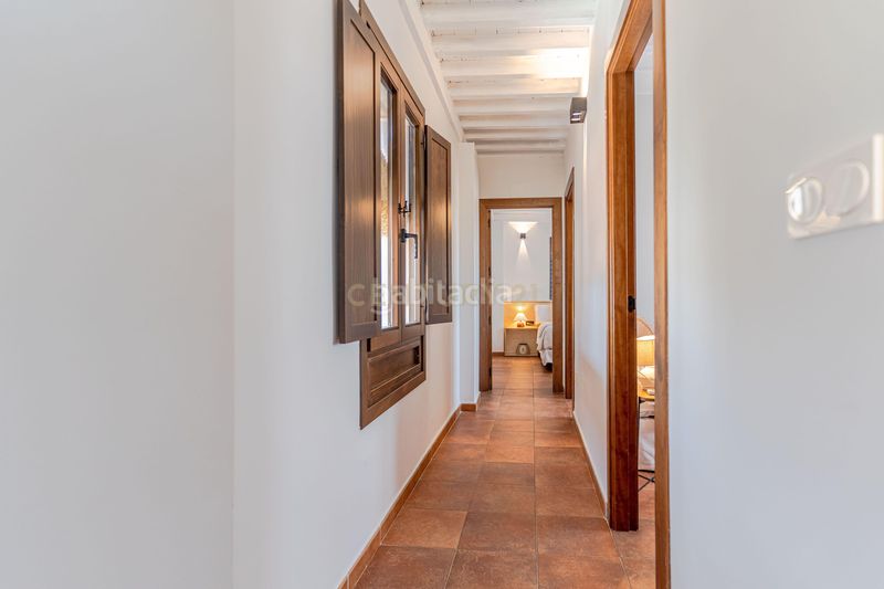 Foto a6d5bd73-374a-4520-800d-9a9c69ca232e. Piso en callejuela de san bartolomé piso reformado con encanto en el albaicín con licencia turística en Granada