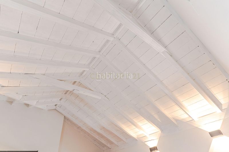 Foto aa97a49a-0cc5-491b-8248-29fc0f36d8a2. Piso en callejuela de san bartolomé piso reformado con encanto en el albaicín con licencia turística en Granada