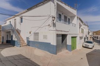 Casa adossada a Los gálvez, spain 5. Espacio, tranquilidad y comodidad vivienda de 4 dormitorios con