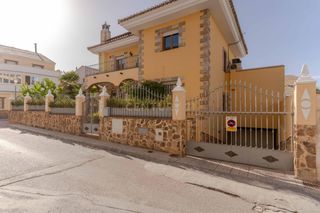 Xalet  Calle marqués del cenete, 1, baza, spain. Impecable unifamiliar en baza