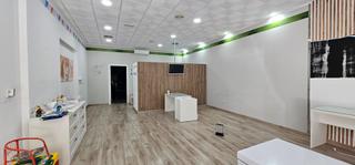 Local commercial à Juan xxiii. Local comercial en zona san juan bosco