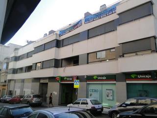 Geschftsraum en Bajadilla - Fuente Nueva. En buena zona comercial, colegios etc