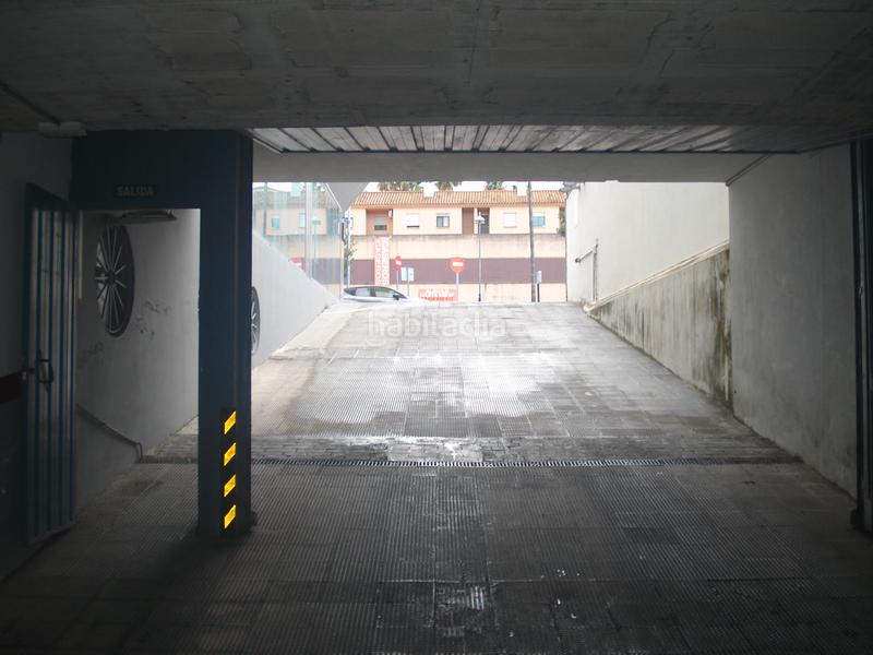 Foto 64eac6c7-fe0a-42cf-a6a8-f0574c4c1cfe. Parking voiture dans avenida virgen del carmen 63 dans Algeciras