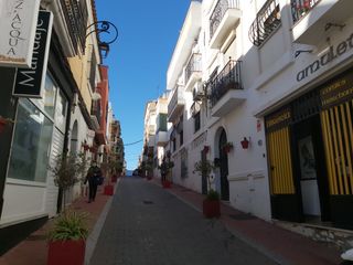 Lloguer Local Comercial a Calle buen aire 5. Local comercial en bruto junto a plaza neda