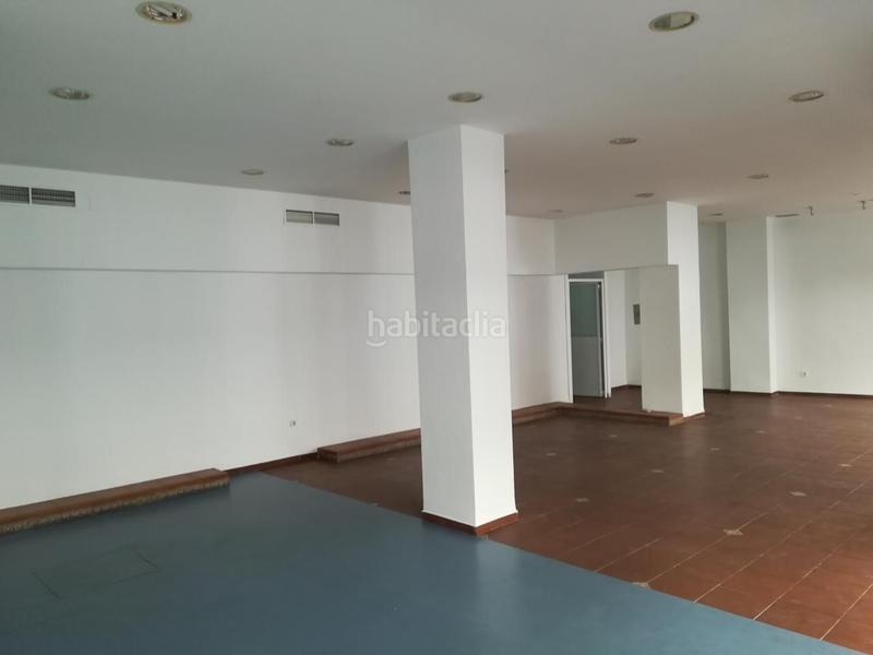 Foto 22bc9dc4-f36c-4ccb-a719-df7a37071769. Alquiler local comercial Centro, local junto a plaza de chirinos. amplia fachada 136 m2. dispone de amplia trastienda y baño oportunidad para negoc en Córdoba