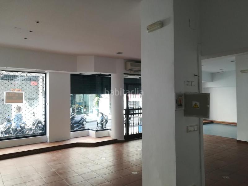Foto 61a168f0-b412-41ab-a832-c83c9ee00ea7. Alquiler local comercial Centro, local junto a plaza de chirinos. amplia fachada 136 m2. dispone de amplia trastienda y baño oportunidad para negoc en Córdoba