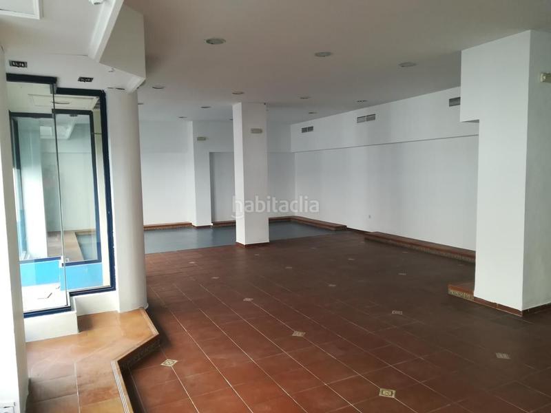 Foto a6788da2-d561-47ae-b4b6-5dbece407b54. Alquiler local comercial Centro, local junto a plaza de chirinos. amplia fachada 136 m2. dispone de amplia trastienda y baño oportunidad para negoc en Córdoba