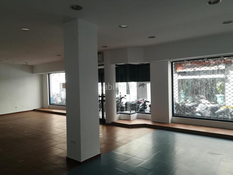 Foto e4d1346f-a715-4d82-be0c-5d3ae0d23984. Alquiler local comercial Centro, local junto a plaza de chirinos. amplia fachada 136 m2. dispone de amplia trastienda y baño oportunidad para negoc en Córdoba