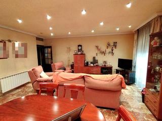 Pis en Centro. Centro  junto plaza emilio luque  191 m2  4 dormitorios  4 baos