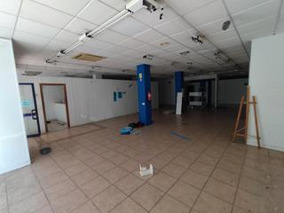 Lloguer Local Comercial a Viñuela - Rescatado. Junto av. jesús rescatado  magnífico local instalado  260 m2  am