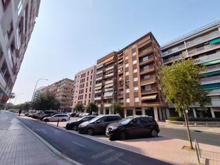 Appartement à Ollerías - San Cayetano. Avenida de los molinos  junto pl. colón  tres dormitorios  espec