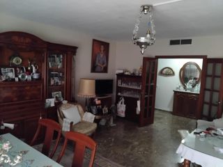 Piso en Centro. Centro  junto plaza de las tendillas  4 dormitorios  garaje