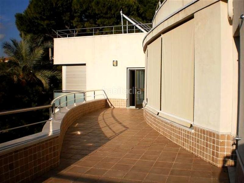 Foto 189dfc3e-0f4e-4fe6-88db-464c5a168cd2. Casa con parcheggio piscina in El Brillante -El Naranjo - El Tablero Córdoba