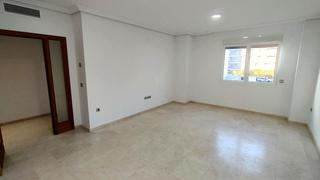Affitto Appartamento in Huerta de la Reina - Trassierra. Junto hotel córdoba center  piso alquiler 108 m2  2 dormitorios
