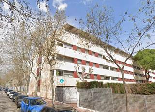 Rent Flat in Santa Rosa - Valdeolleros. Junto av. brillante  3 dormitorios  2 baños  cochera  trastero