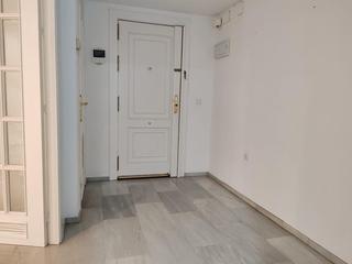 Miete Etagenwohnung in Centro. Piso en doce de octubre 110 m2. sin amueblar. cochera y trastero