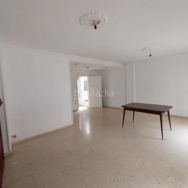 Foto fed1549b-a4a3-4f5b-81a6-00a3a62755a2. Rent ground floor with parking in casco histórico - ribera - san basilio Córdoba