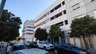 Location Appartement à Huerta de la Reina - Trassierra. Vial norte  junto hotel ac  108 m2  dos dormitorios  dos baños