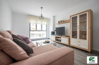 Pis a Poniente-Norte - Miralbaida - Parque Azahara. Junto hipercor  95 m2  3 dormitorios  2 baños  cochera  piscina