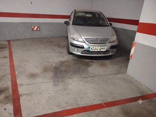Aparcament cotxe a Viñuela - Rescatado. Junto avenida jesús rescatado  plaza de garaje para coche grande
