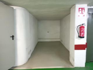 Aparcament cotxe a Ciudad Jardín - Zoco. Córdoba capital. venta de garaje en el centro, zona avda. de los