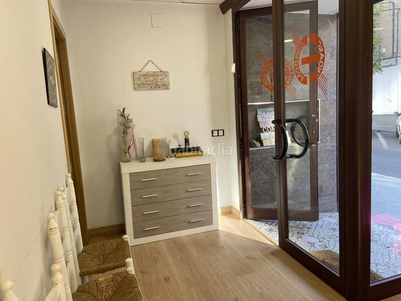 Foto f6fa4b5c-4b02-4d5b-ab59-b1ee0d2c5f82. Local comercial  en zona edisol marrubial. instalado como academia de baile en Córdoba