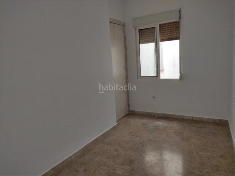 Foto a877fc1a-9a0a-4905-950f-3d7e5629bdf2. Maison jumelée avec parking dans casco histórico - ribera - san basilio Córdoba