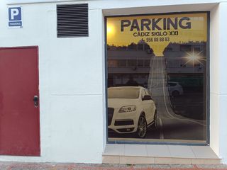 Rent Car parking in Avenida de pery junquera 25. Plaza de aparcamiento en alquiler