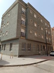 Rent Apartment  Calle concha pérez baturone. Apartamento de 1 dormitorio amueblado
