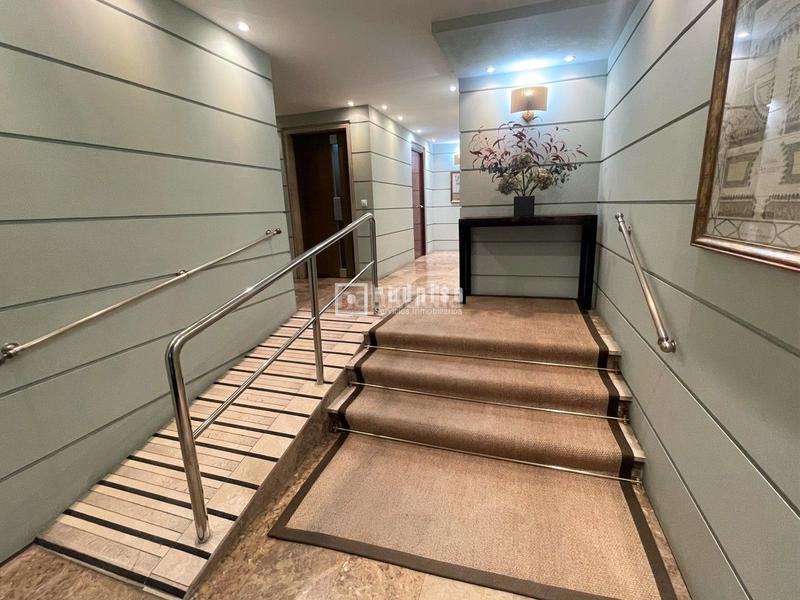 Foto 065696cb-cbb0-4641-8df1-6d3ca273c711. Alquiler apartamento en ronda de los tejares 19 en Córdoba