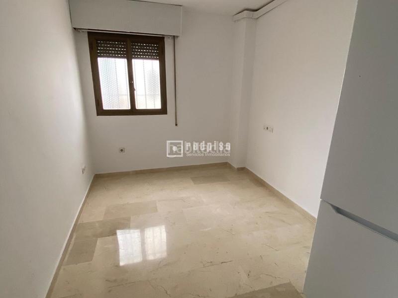 Foto 0f759fd1-63e4-4288-9bce-1f9beb225dc8. Alquiler apartamento en ronda de los tejares 19 en Córdoba