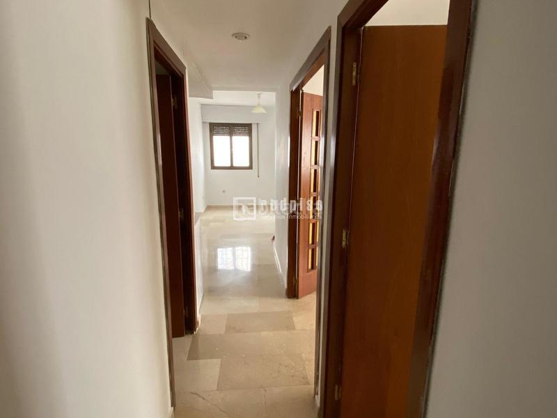 Foto 38714909-4fde-49f6-a595-c617be5f3f78. Alquiler apartamento en ronda de los tejares 19 en Córdoba