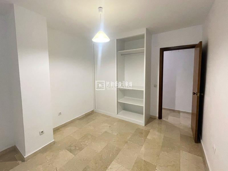 Foto ab7c1d54-2d8f-412b-baf7-bb61a77bb1b2. Alquiler apartamento en ronda de los tejares 19 en Córdoba