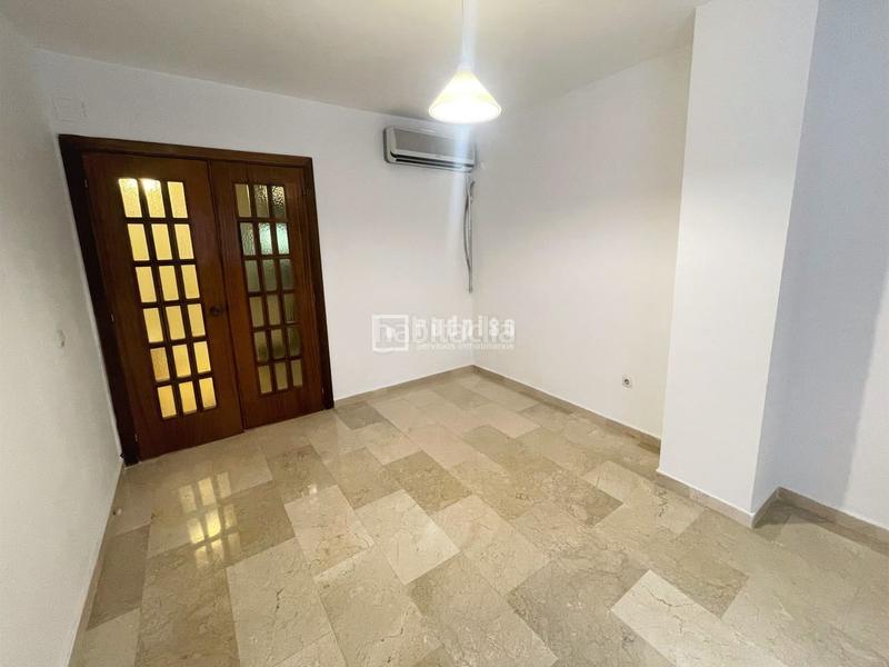Foto f18fe51f-eef7-4139-a67b-6d616fb88934. Alquiler apartamento en ronda de los tejares 19 en Córdoba