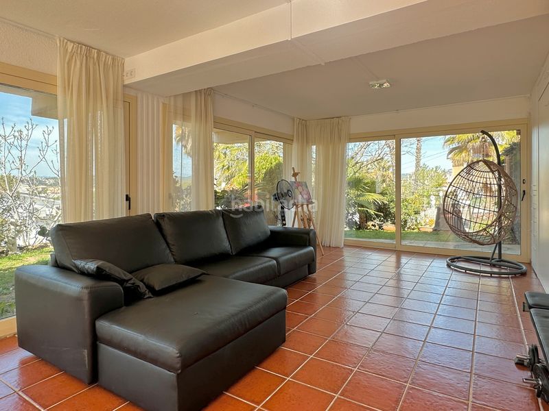 Foto 60a77397-9579-4bd0-b9e6-654e4f923e93. Casa amb calefacció aparcament piscina a Fenals Lloret de Mar