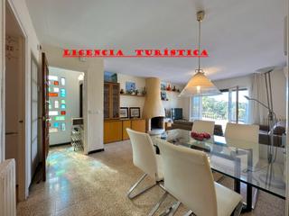 Haus in Fenals. Licencia turística