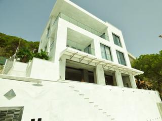 Casa a Roca Grossa. Casa de lujo en venta con licencia turstica y con vistas al mar